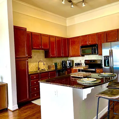 Immaculate 28Th Floor High Rise Vacation 1 Bedroom Unit